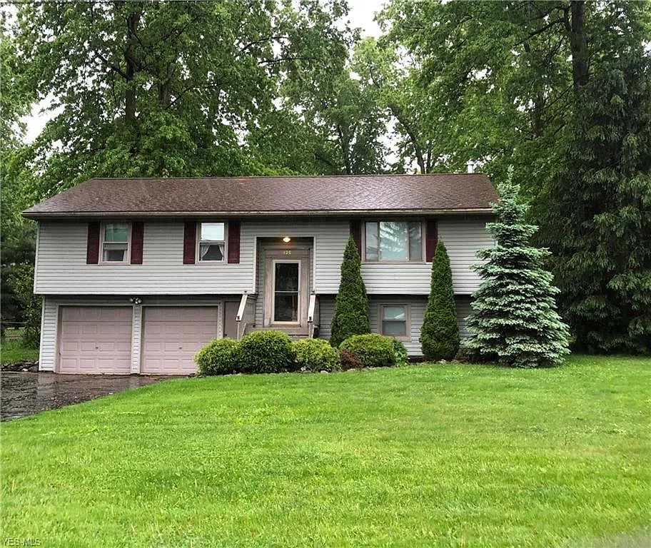 398 Howland Wilson Rd NE photo 1