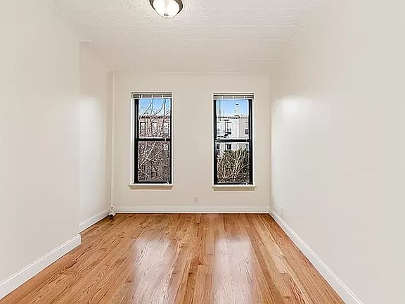 3rd image of 561 Morgan Ave APT 3
