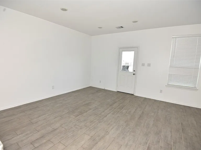 23006 Forebear Dr — Photo 18