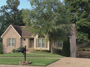 4200 Saratoga Woods Dr, Louisville, KY 40299