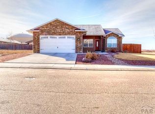 2330 Meadowlark Ln, Pueblo, CO 81008