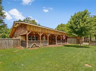 916 N 9th St, Rogers, AR 72756