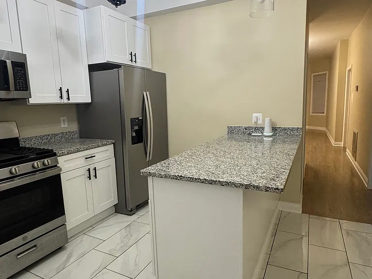 3950 S Western Ave #2 — Photo 7