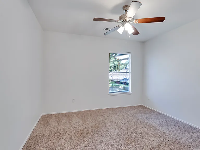 16215 Hollow Rock Dr — Photo 17