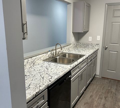 4th image of 3301 Fairington Village Dr #1