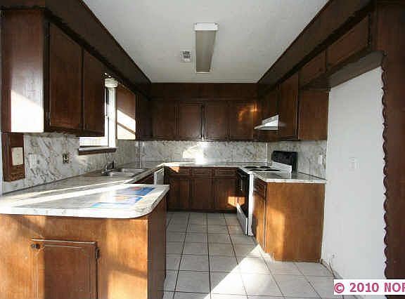 5th image of 608 E 135th Pl S