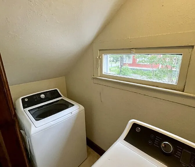904 E Duffy St #A — Photo 13