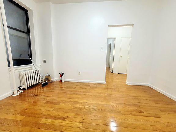 5th image of 338 E 15th St APT 3E
