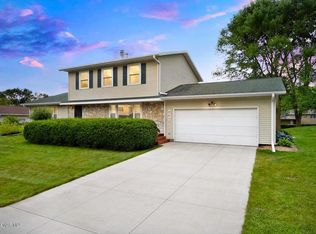 264 Fireside Dr, La Crescent, MN 55947