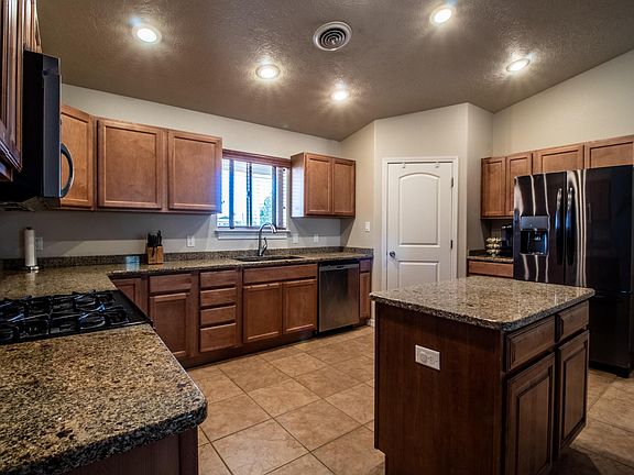 3rd image of 4636 Barcelona Cir