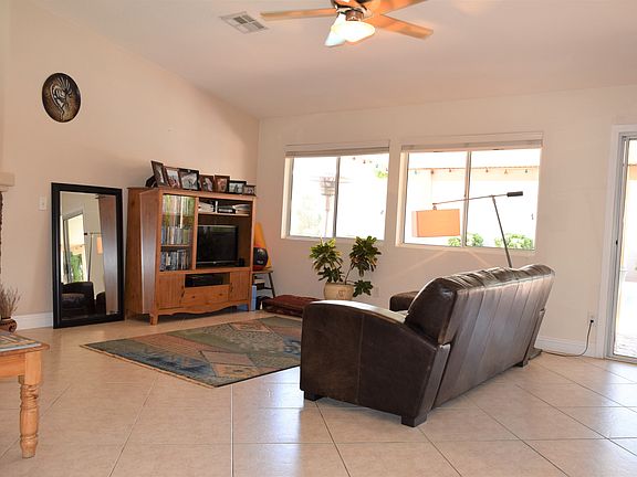 3rd image of 1069 Featherwood Ave