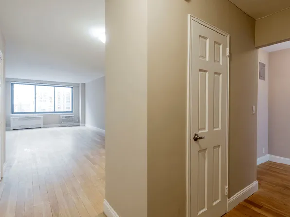 788 Columbus Avenue image 1 of 5