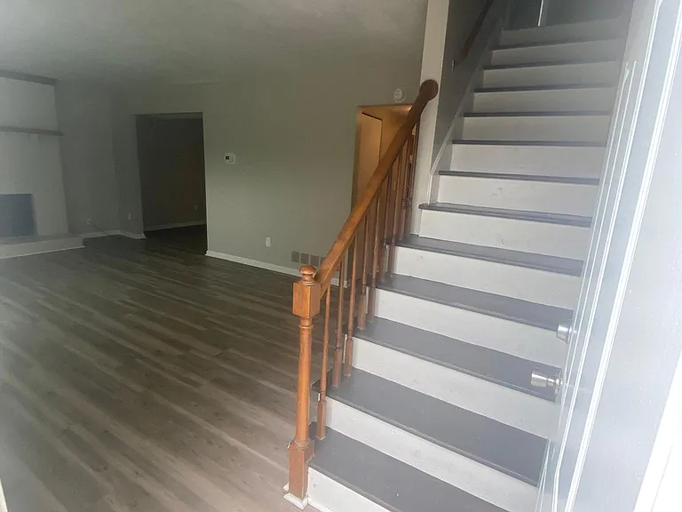 8417 Damascus Rd — Photo 6