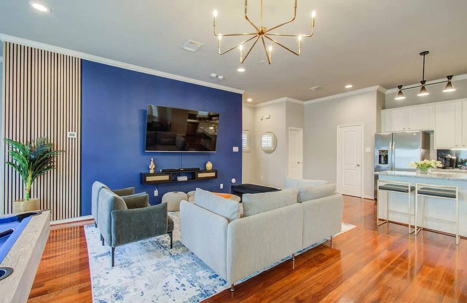 3 bed, 3.0 bath, 2389 sqft, $5,126 — Photo 2