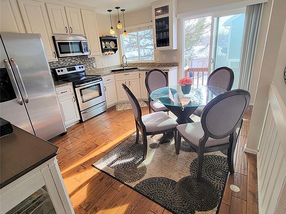 4th image of 746 Stowe St