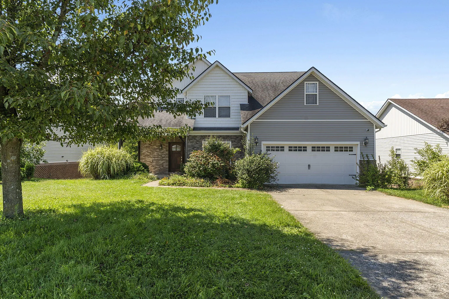 154 Westwoods Dr photo 1