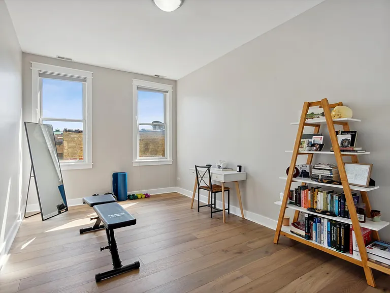 1243 N Wolcott Ave #6 — Photo 21