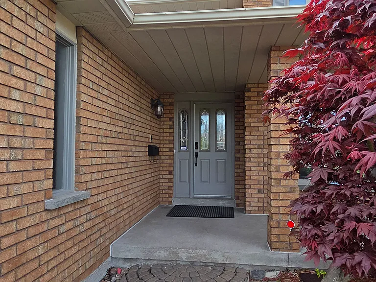 59 Foxhill Dr — Photo 3
