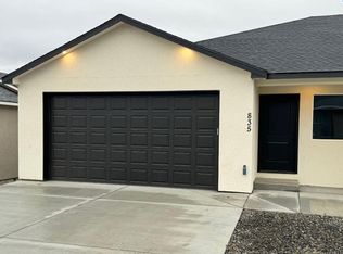835 Duke Ln, West Richland, WA