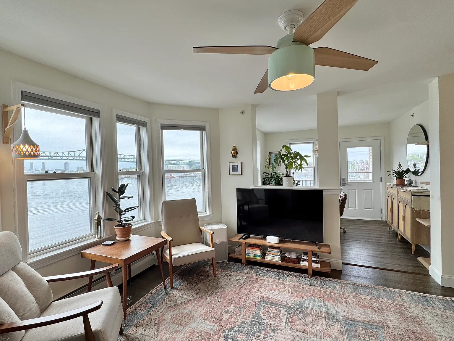2 bed, 900 sqft, $3,200 — Photo 2