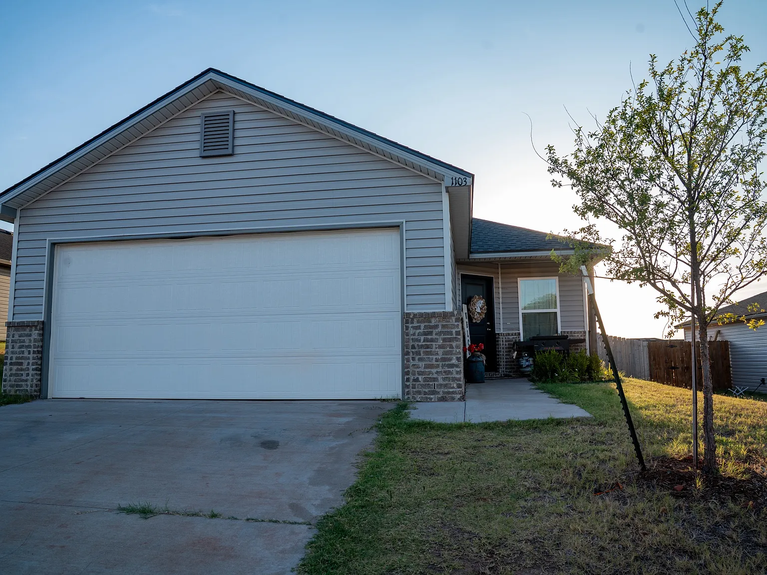 3 bed, 1012 sqft, $1,500 — Photo 1
