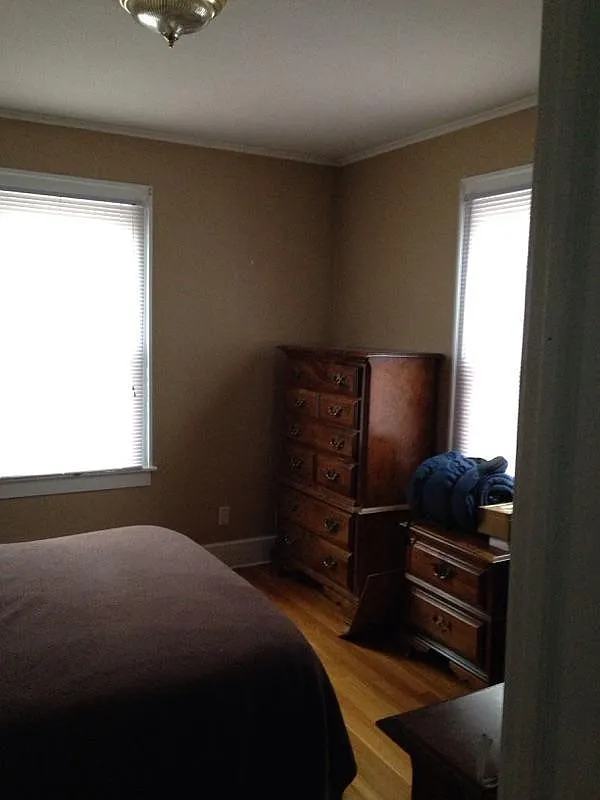 4 bed, $1,800 — Photo 1