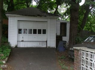 34 Herald Ave, Bridgeport, CT 06606