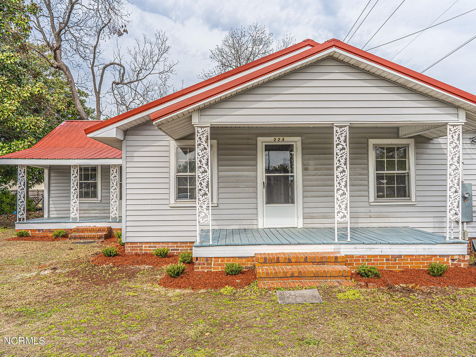 223 E Blue Street, Saint Pauls, NC 28384 Zillow