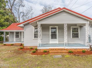 223 E Blue St, Saint Pauls, NC 28384