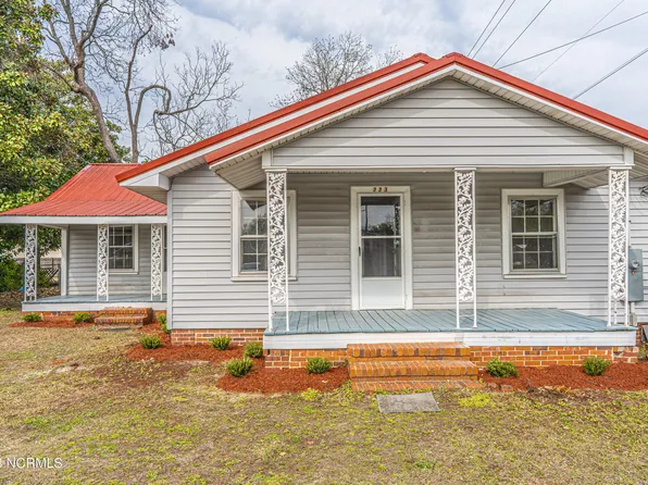 223 E Blue Street, Saint Pauls, NC 28384
