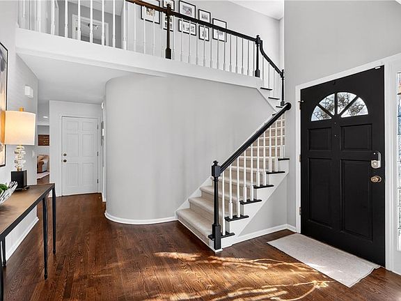 3rd image of 1124 Bailiff Ct NE