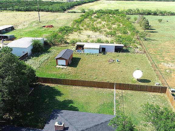 3rd image of 426 Country Pl S