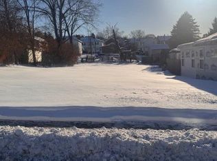 658 Sanderson St, Throop, PA 18512