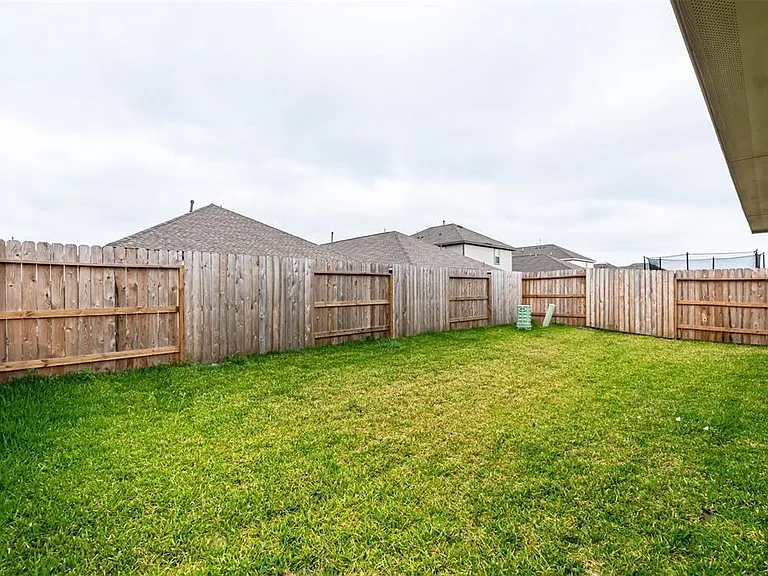 18419 Cobalt Cove Ln — Photo 36