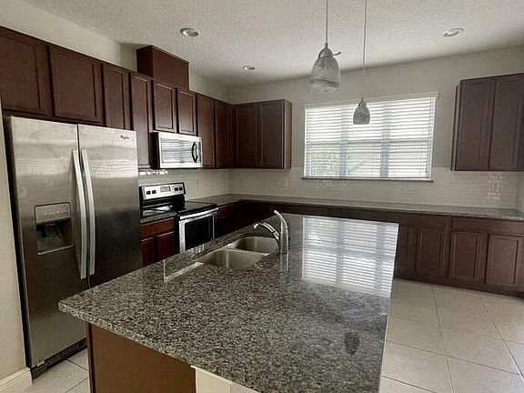 3rd image of 15621 Honeybell Dr
