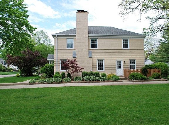 4th image of 621 S Bristol Ln