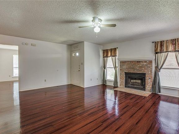 2nd image of 706 Royal Crest Dr