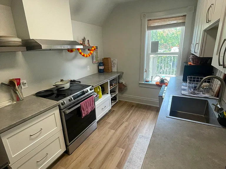 56 Louisa St #1 — Photo 2