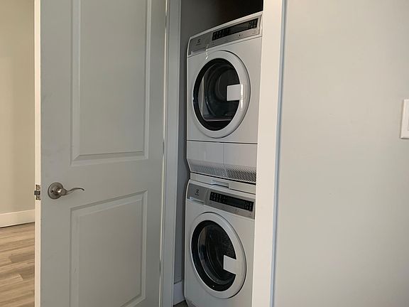 3rd image of 143 Lafayette St #6B