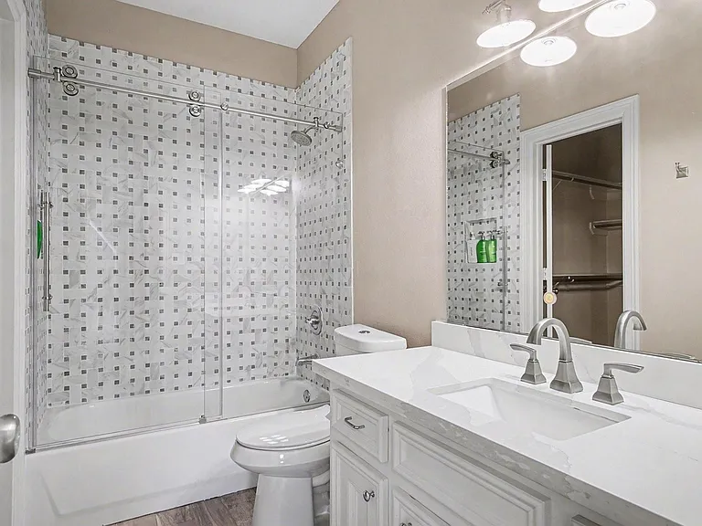 15569 Crown Oaks Dr — Photo 29