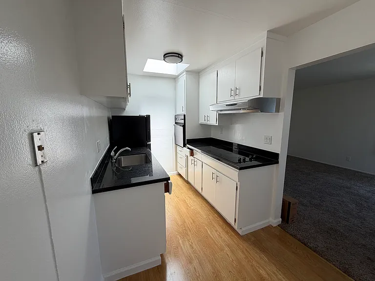 490 Talbert St #301 — Photo 6