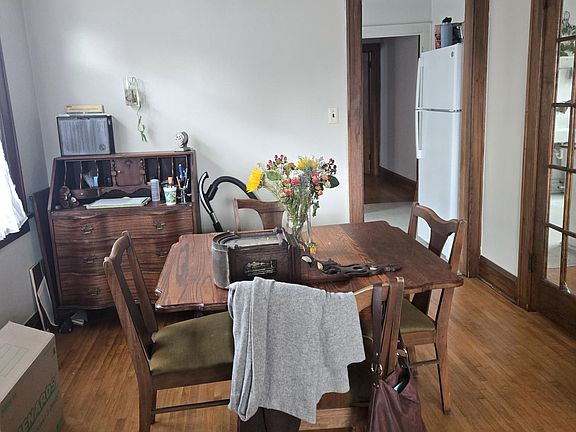 4th image of 486 Hamline Ave S #8