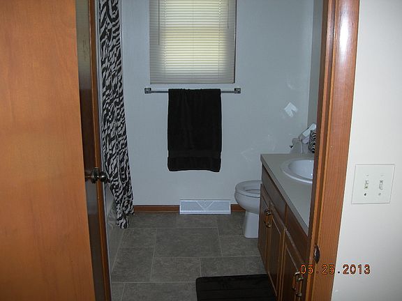 Master Bath (tub/shower)