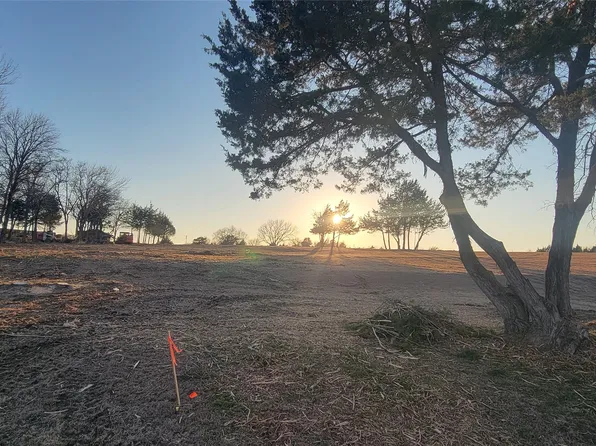 31 Ridgecrest Dr, Waxahachie, TX 75165