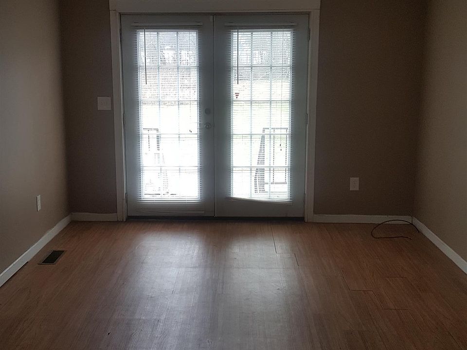 2nd image of 3303 W Hamilton Ave