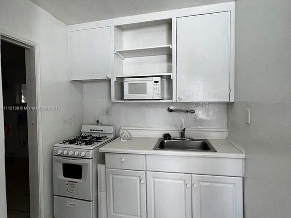 4th image of 47 NW 45th Ave