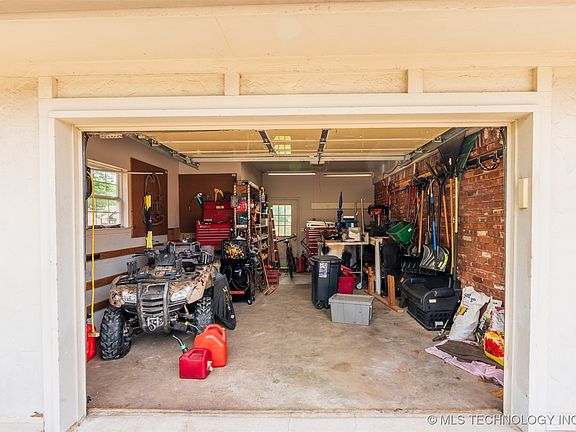 4th image of 4105 S Fern Pl