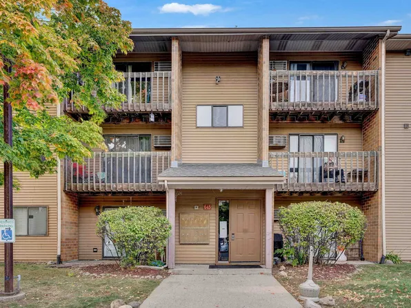 645 Virginia Rd APT 123, Crystal Lake, IL 60014