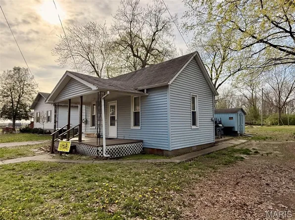 724 Oak St, Coulterville, IL 62237