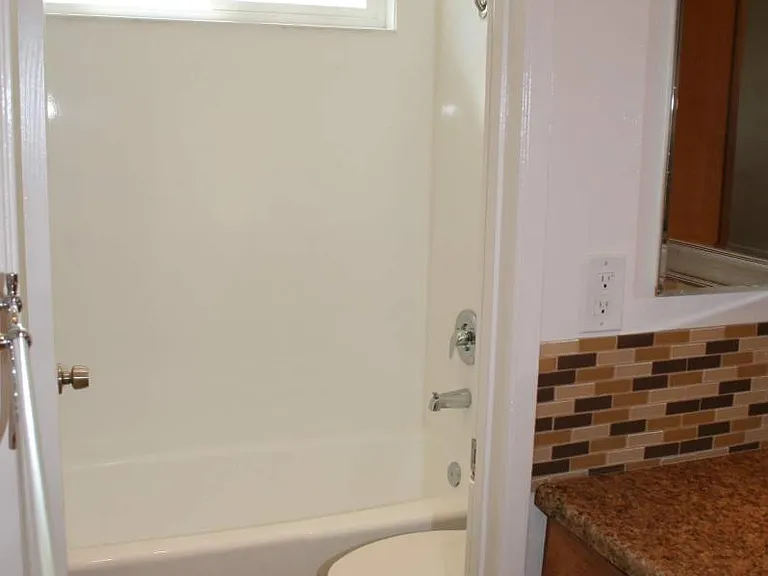 1000 W Macarthur Blvd #68 — Photo 10